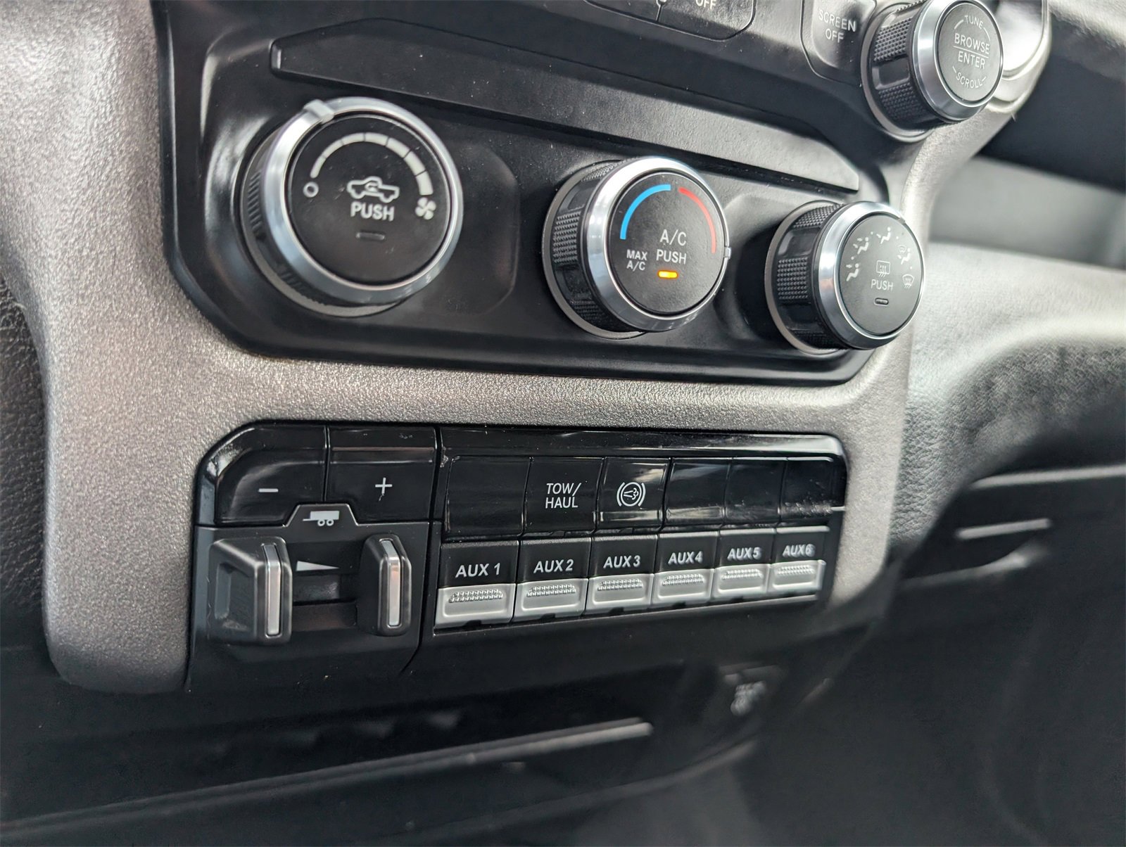 Used 2020 RAM 3500 Tradesman image 23