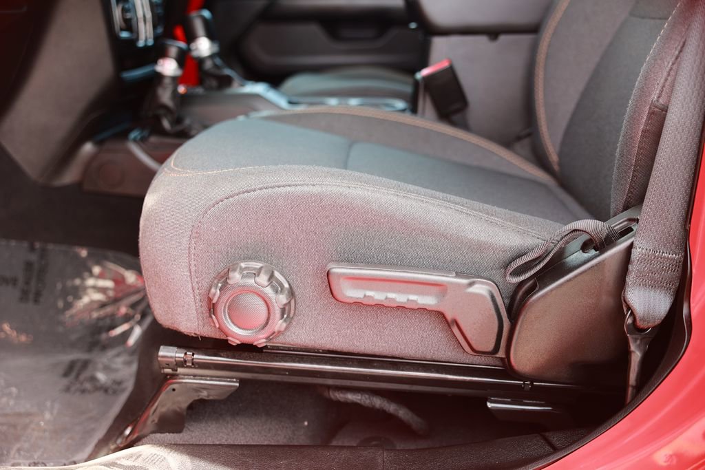 Used 2025 Jeep Wrangler Unlimited Sahara image 20