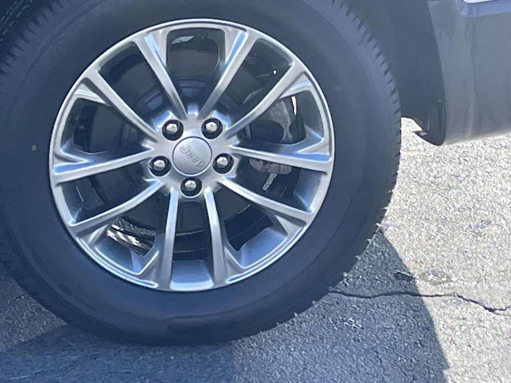 Used 2021 Jeep Cherokee Latitude Lux image 22