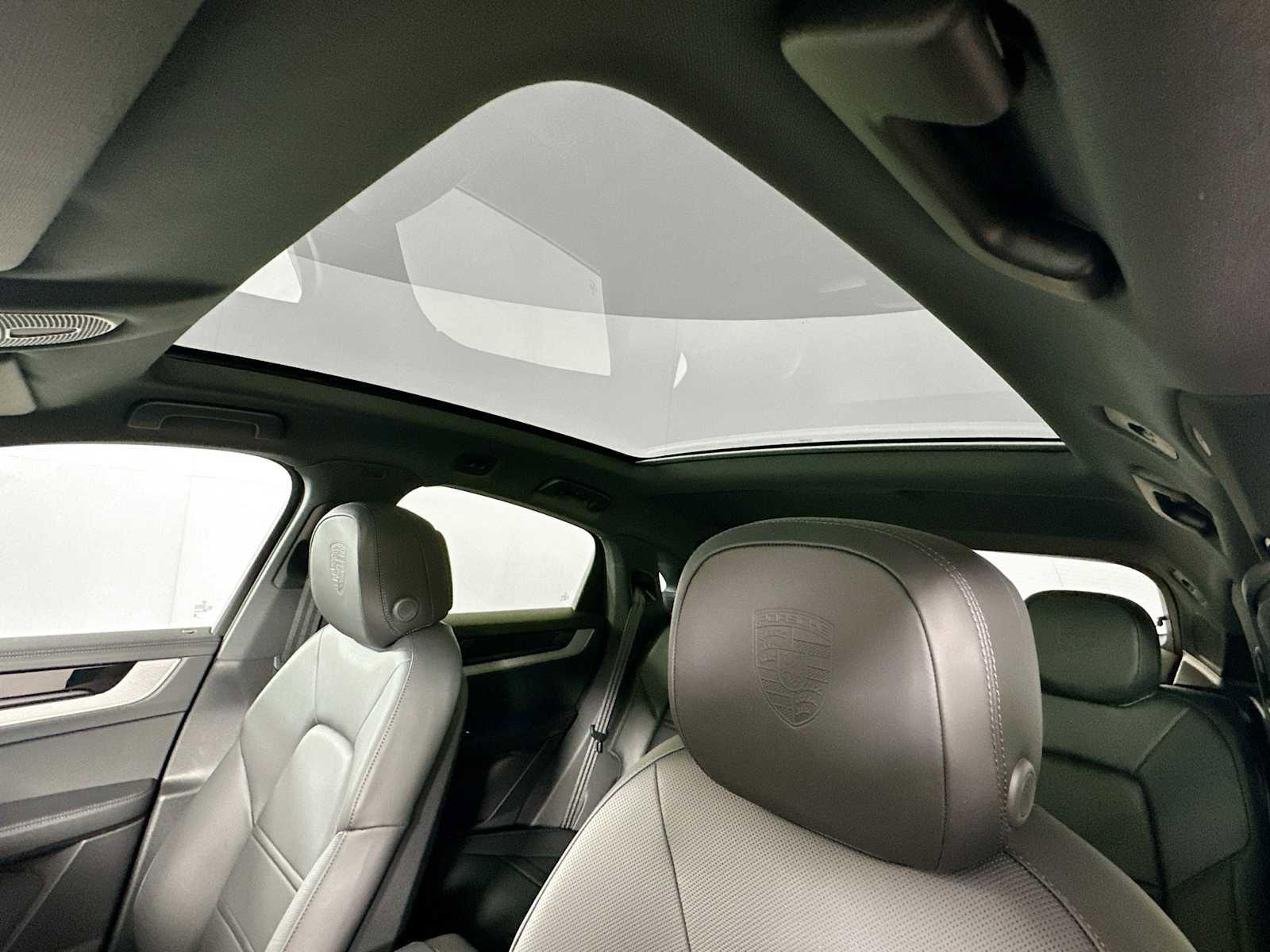 New 2025 Porsche Cayenne Coupe image 21