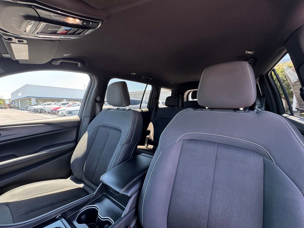 Used 2024 Jeep Grand Cherokee L Laredo RWD image 18