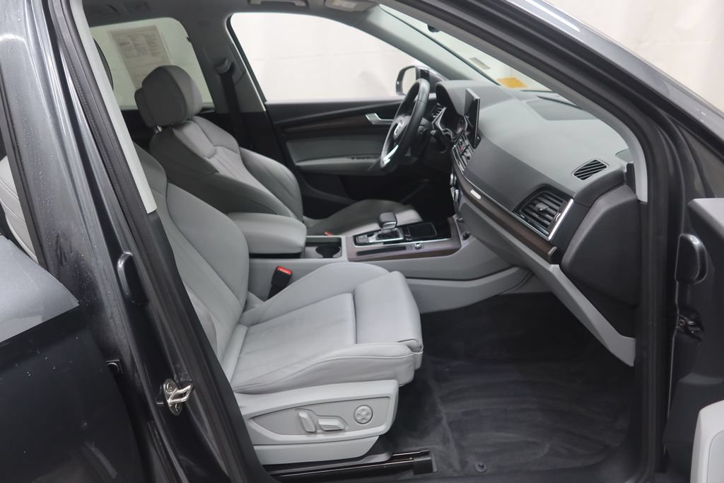 Used 2024 Audi Q5 2.0T Premium w/ Convenience Package AWD/4WD image 13