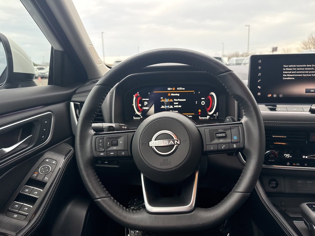 Used 2024 Nissan Rogue Platinum image 14