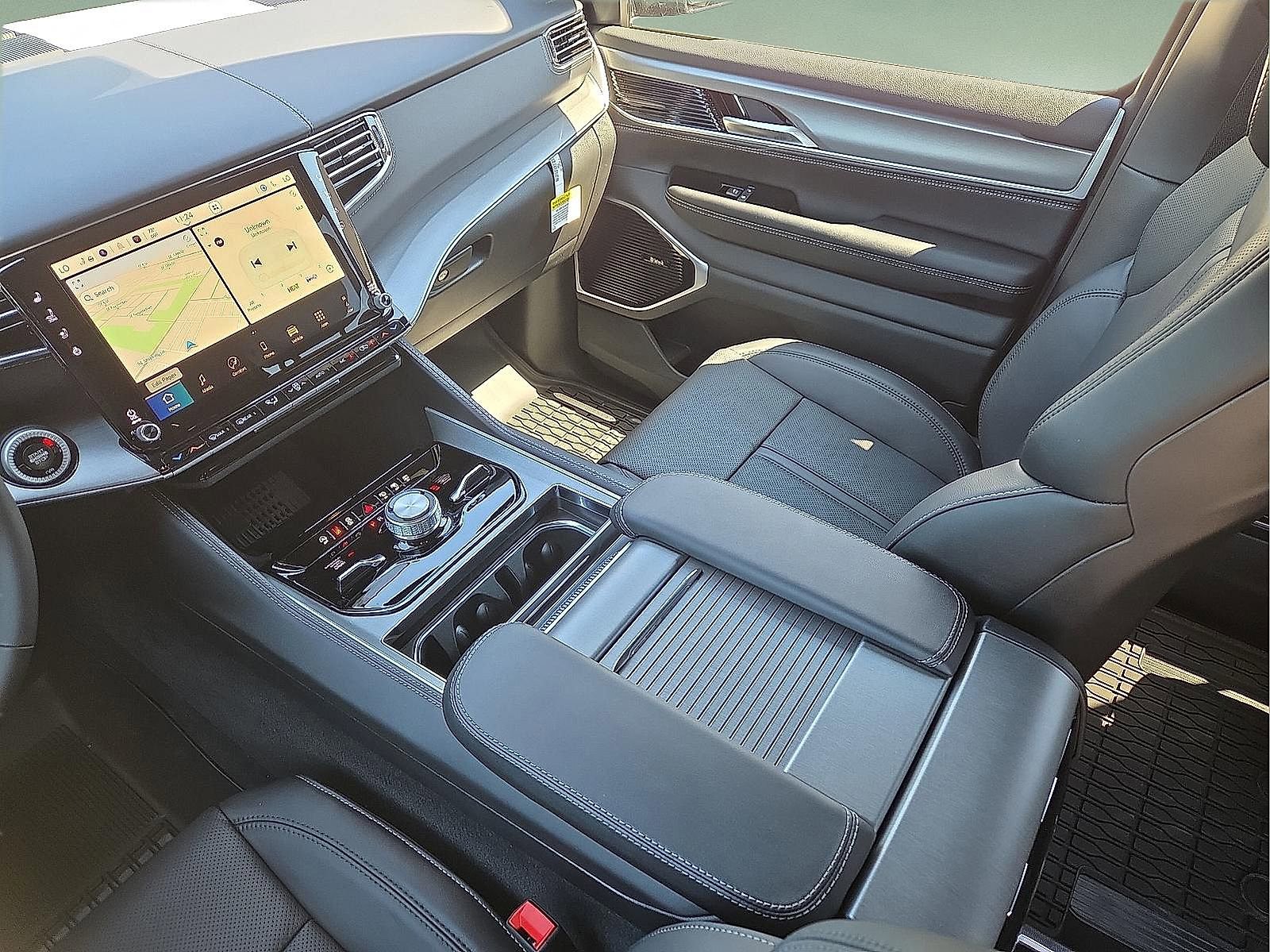 New 2026 Jeep Grand Wagoneer Limited AWD/4WD image 12