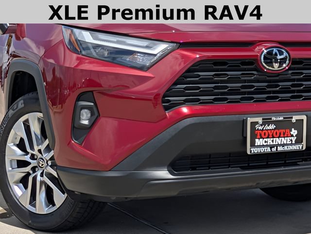 Used 2025 Toyota RAV4 XLE Premium FWD image 3