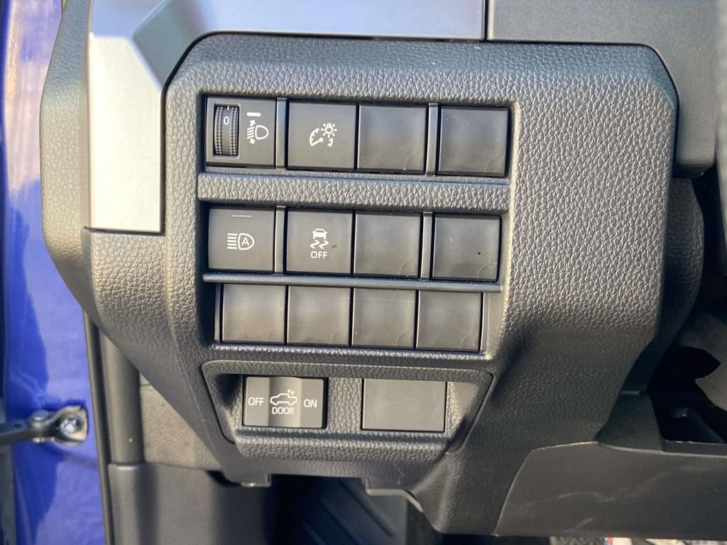 Used 2024 Toyota Tacoma SR5 AWD/4WD image 25