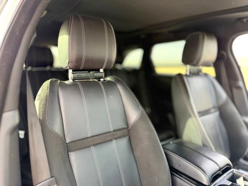 Used 2018 Land Rover Range Rover Velar R-Dynamic SE AWD/4WD image 27