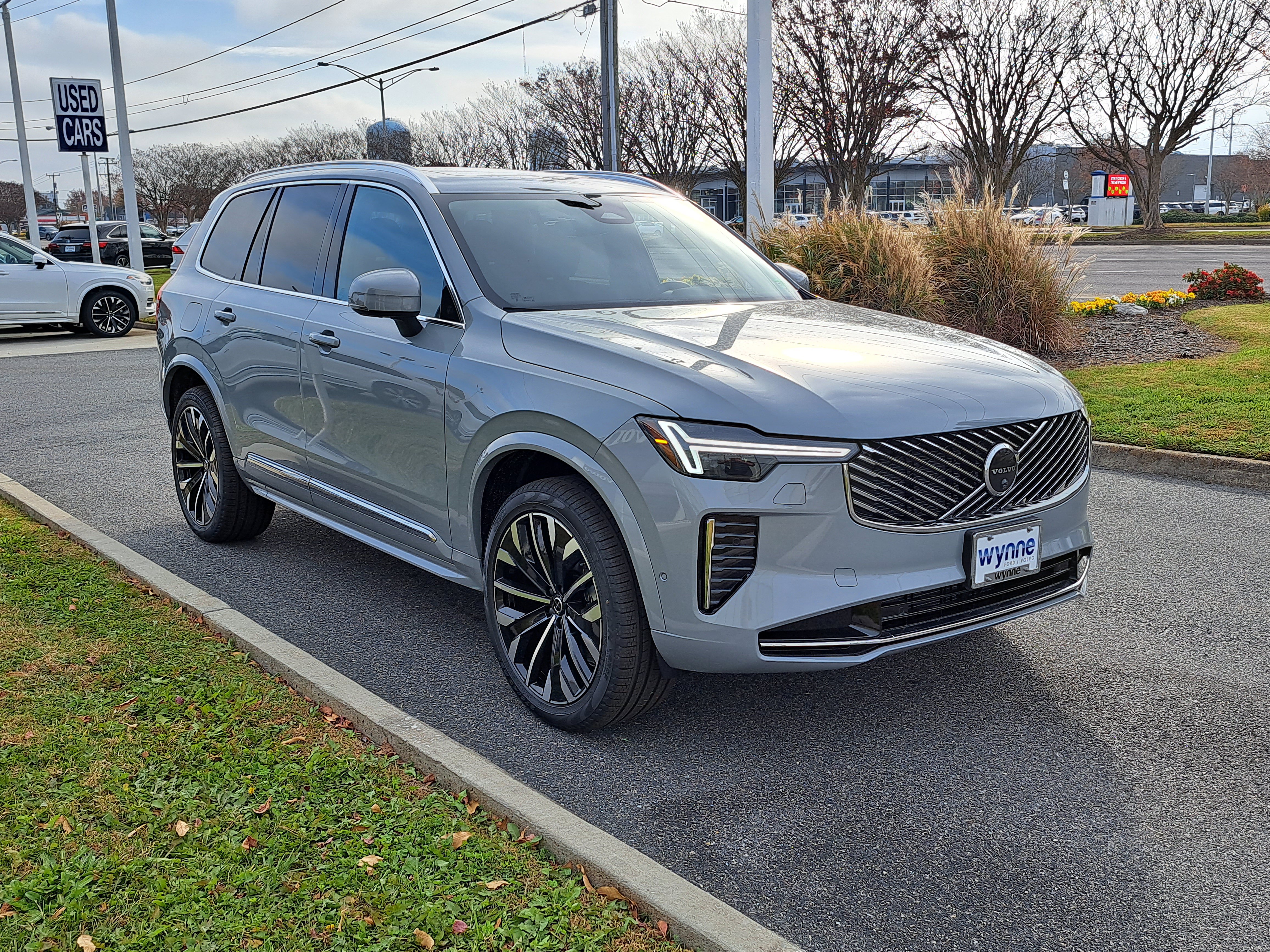 New 2026 Volvo XC90 B6 Plus w/ Protection Package Premier AWD/4WD image 2