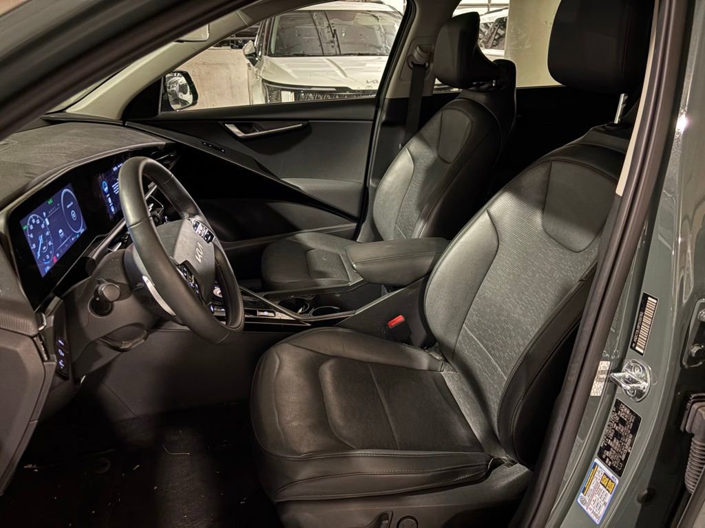 Certified 2023 Kia Niro Wave w/ Wave Preserve Package FWD image 13