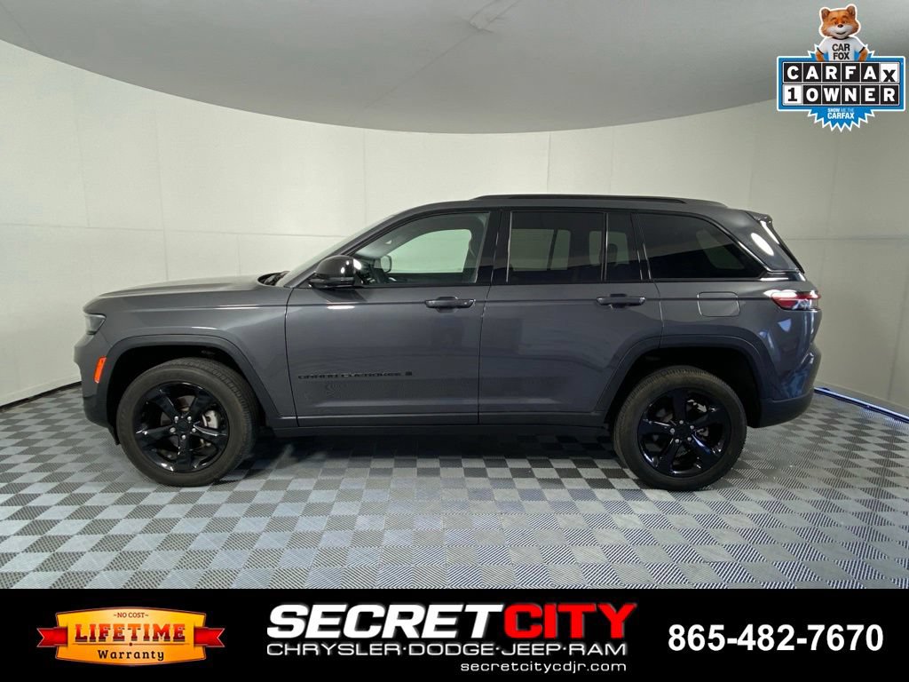 Used 2023 Jeep Grand Cherokee Altitude AWD/4WD image 4