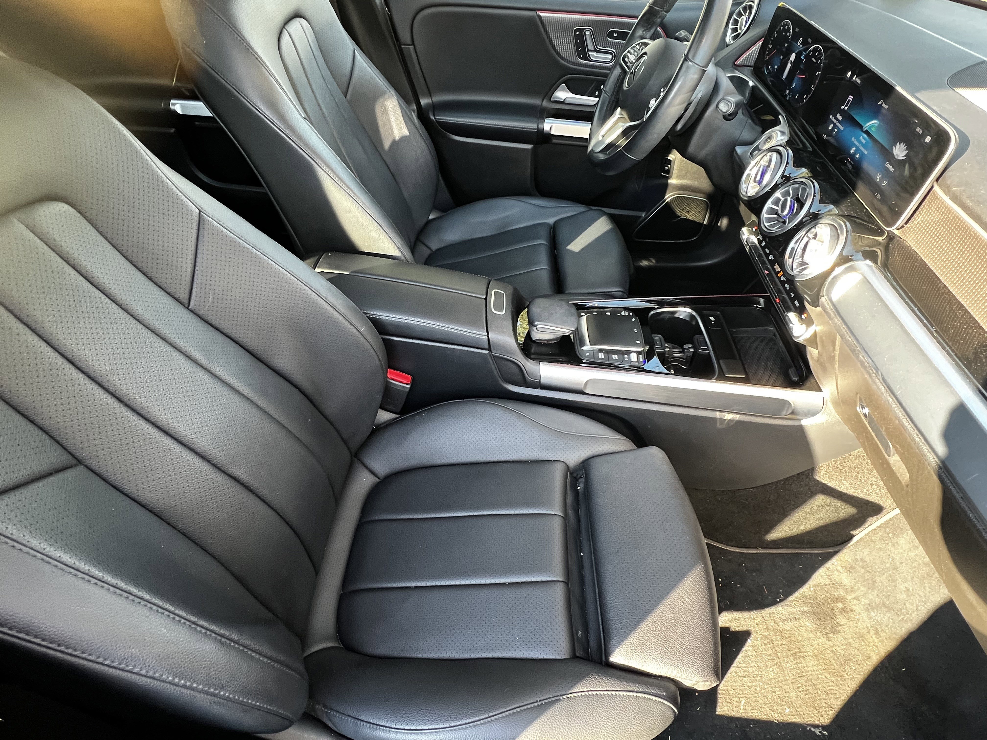 Used 2021 Mercedes-Benz GLB 250 image 45