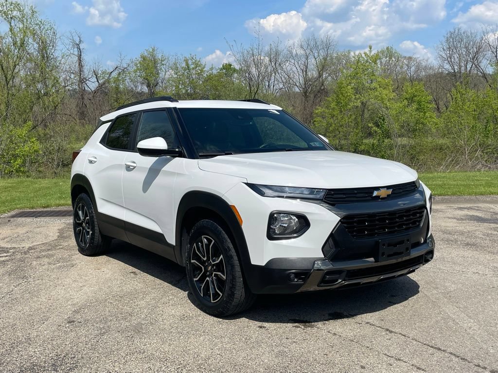 Used 2023 Chevrolet TrailBlazer ACTIV w/ Sun and Liftgate Package AWD/4WD image 1