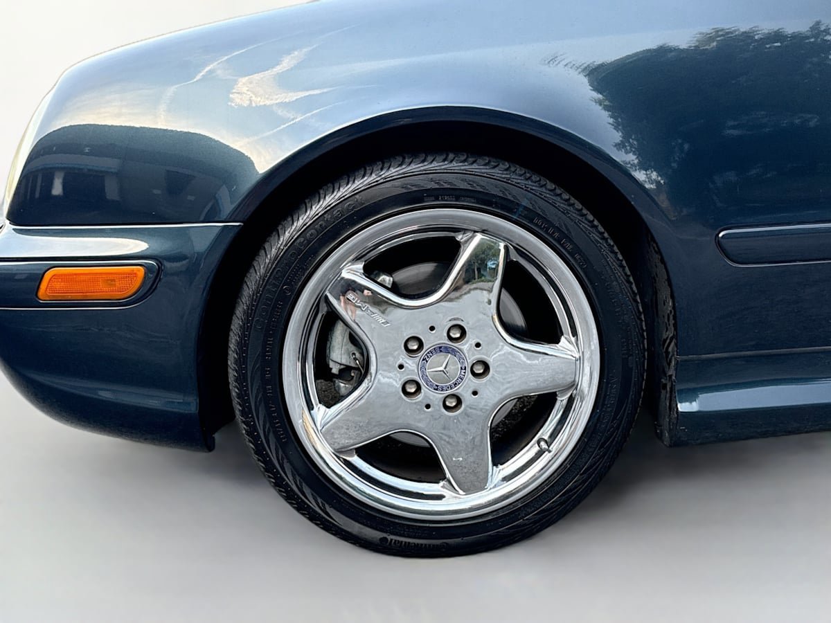 Used 2001 Mercedes-Benz CLK 430 Coupe image 28