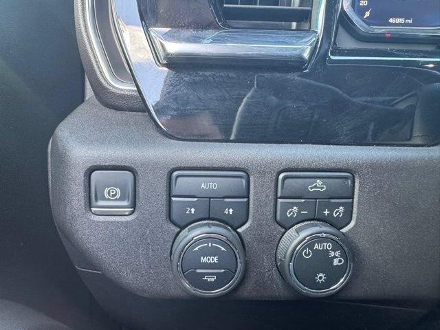 Used 2025 Chevrolet Silverado 1500 LT AWD/4WD image 4