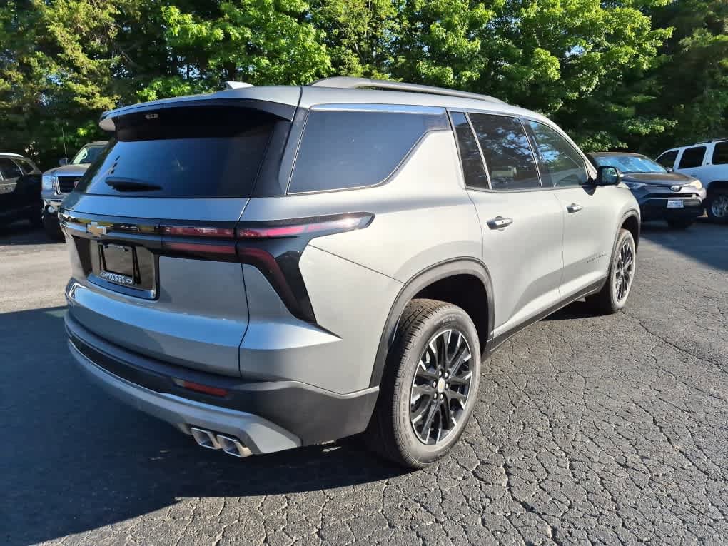 New 2026 Chevrolet Traverse LT w/ Sun and Wheel Package FWD image 7