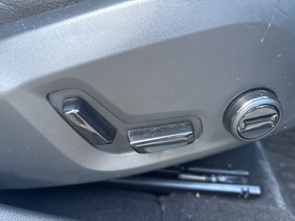 Certified 2024 Volvo V60 B5 Cross Country Plus w/ Protection Package Premier image 40