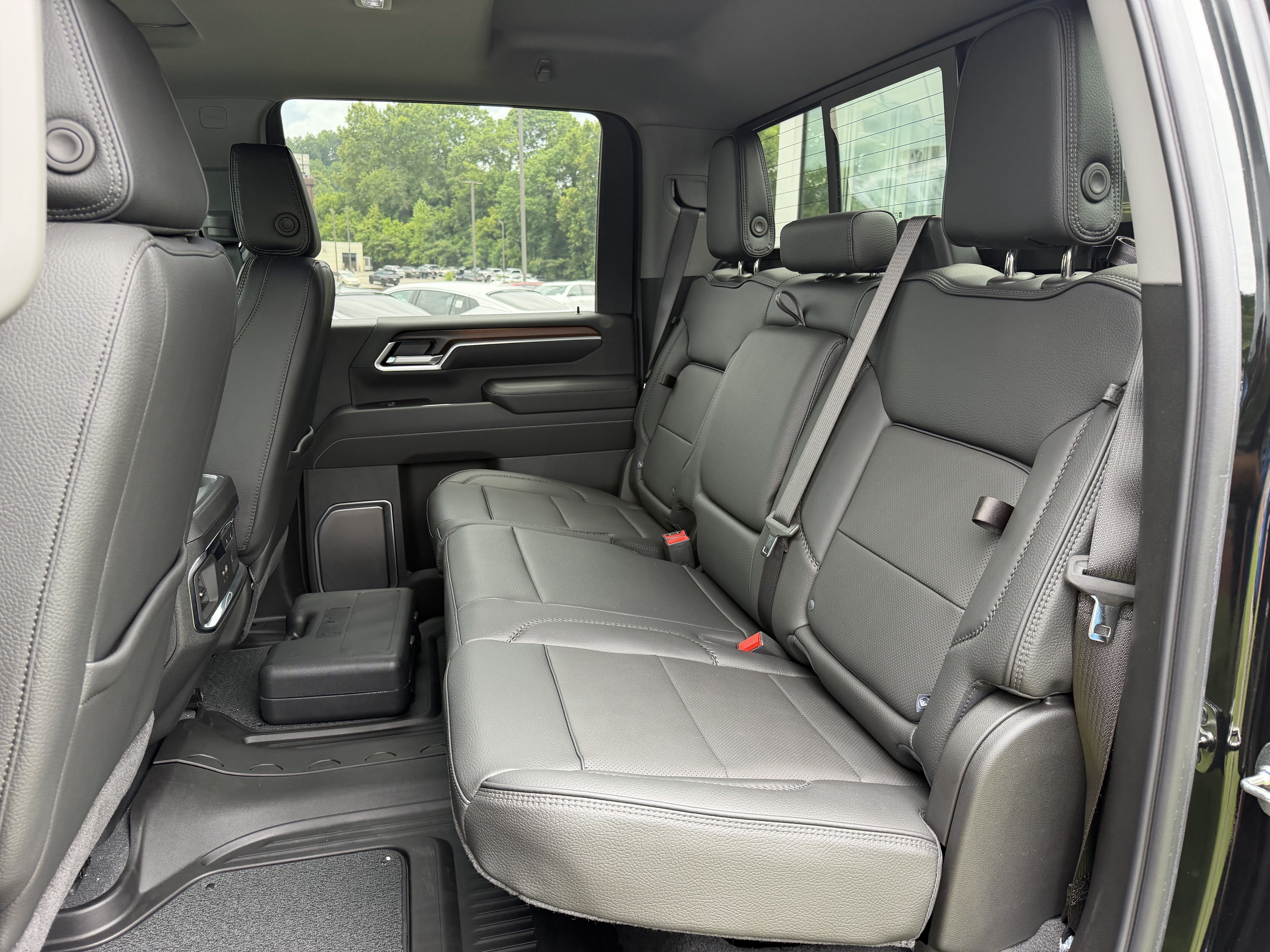 New 2026 GMC Sierra 2500 Denali w/ Denali Reserve Package AWD/4WD image 11