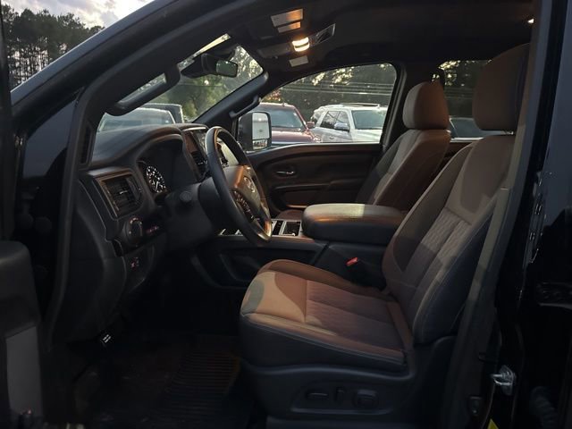 Used 2023 Nissan Titan SV w/ SV Convenience Package AWD/4WD image 9