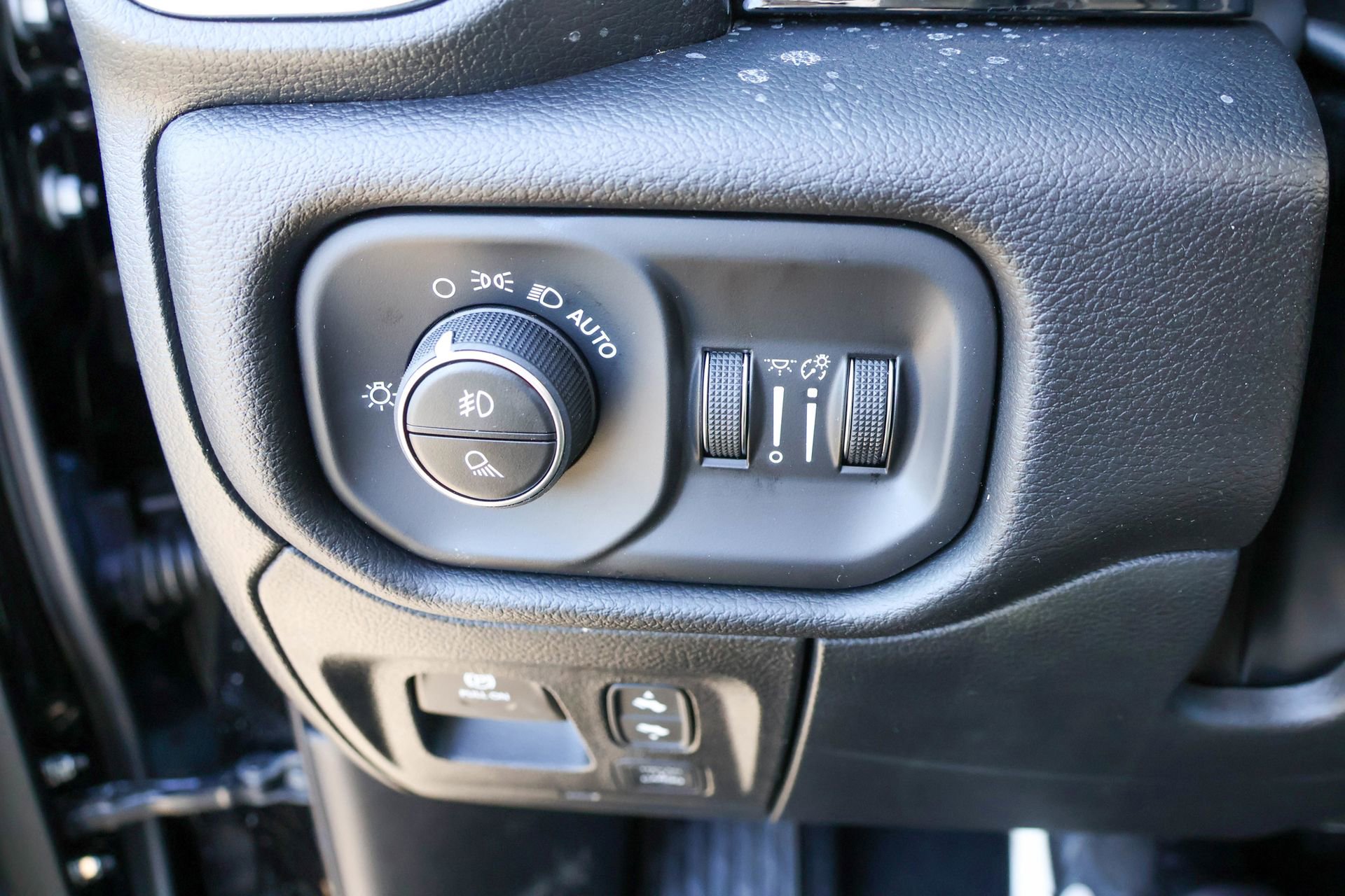 New 2026 RAM 1500 Laramie w/ Night Edition image 36