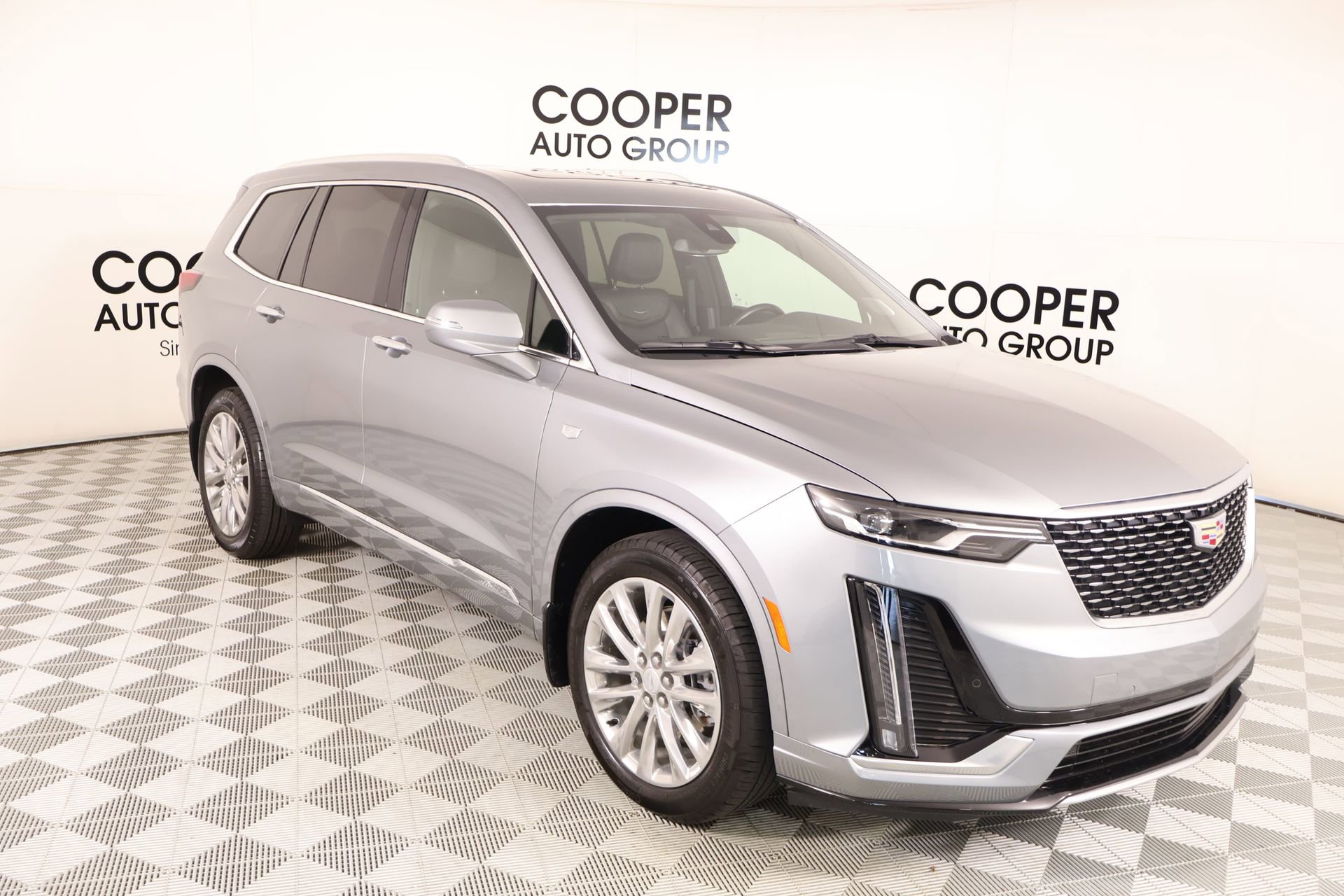 Used 2024 Cadillac XT6 Premium Luxury image 1