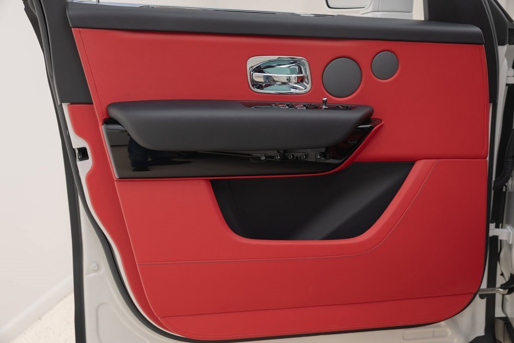Used 2023 Rolls-Royce Cullinan image 20
