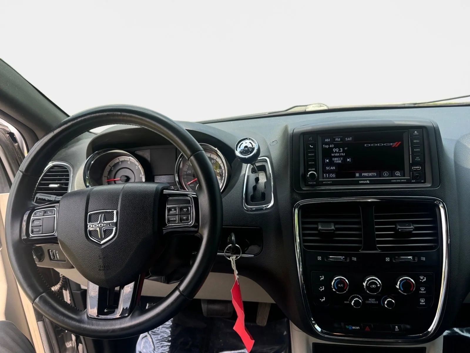 Used 2017 Dodge Grand Caravan SXT image 13
