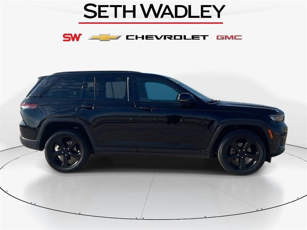 Used 2023 Jeep Grand Cherokee Altitude image 8