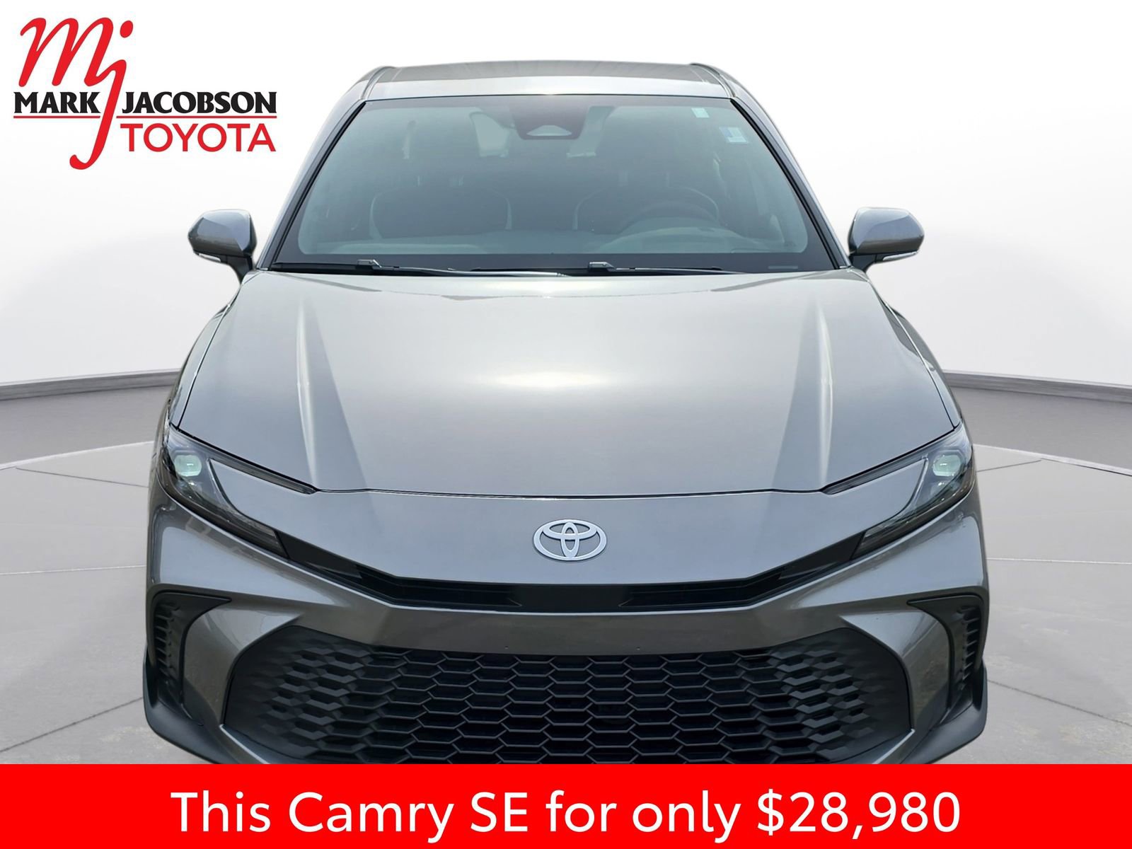 Used 2025 Toyota Camry SE image 3