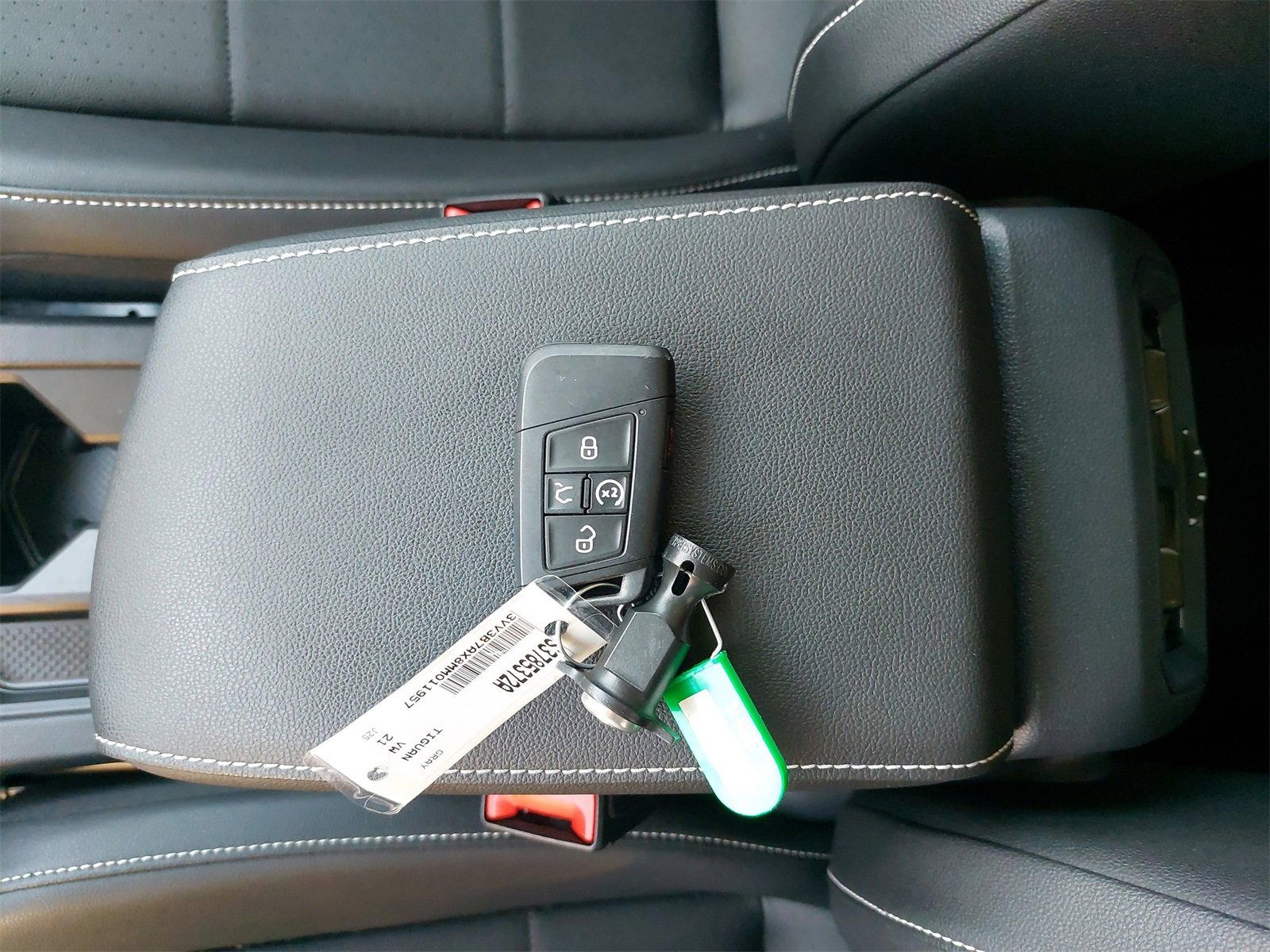 Used 2021 Volkswagen Tiguan SEL image 38