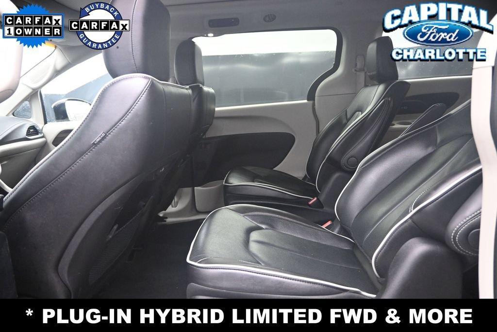 Used 2023 Chrysler Pacifica Limited FWD image 11