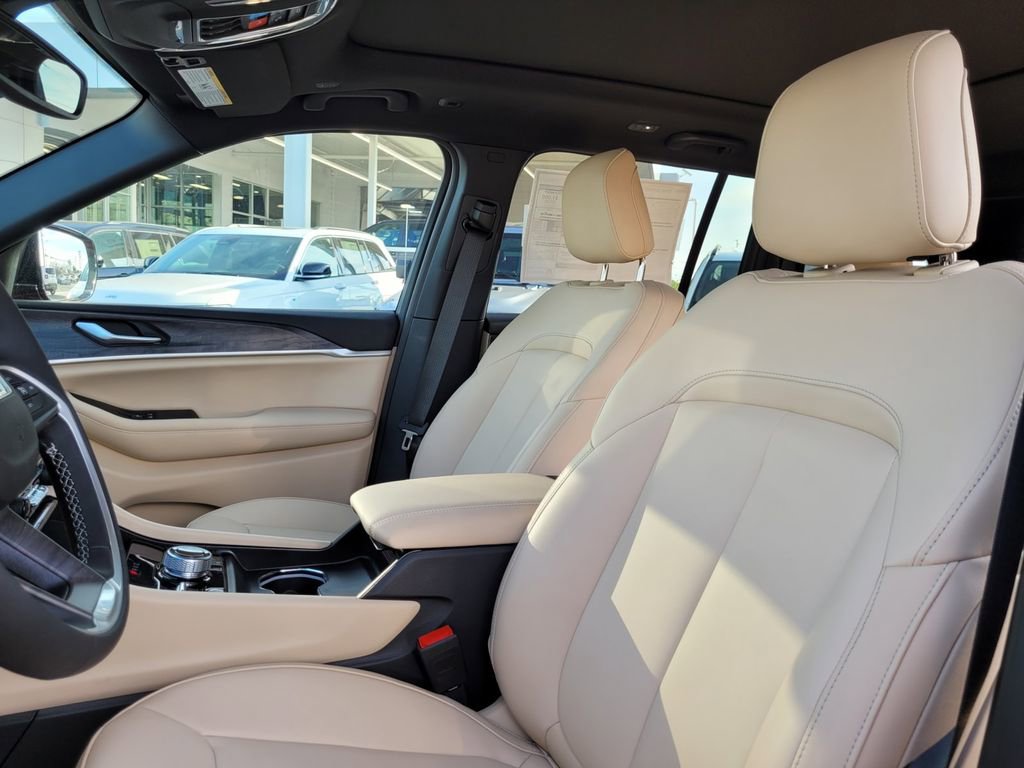 New 2024 Jeep Grand Cherokee Limited 4xe image 11