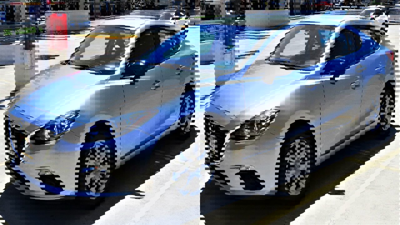 Used 2015 MAZDA MAZDA3 i SV image 1