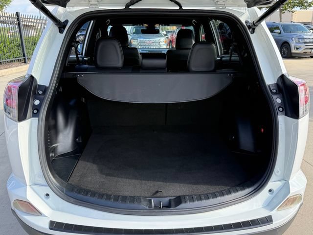Used 2018 Toyota RAV4 SE w/ Power Extra Value Package FWD image 28
