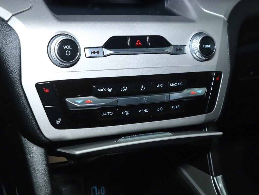 Used 2022 Ford Explorer XLT w/ Equipment Group 202A image 29