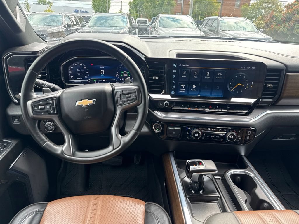 Used 2024 Chevrolet Silverado 1500 High Country w/ High Country Premium Package AWD/4WD image 15