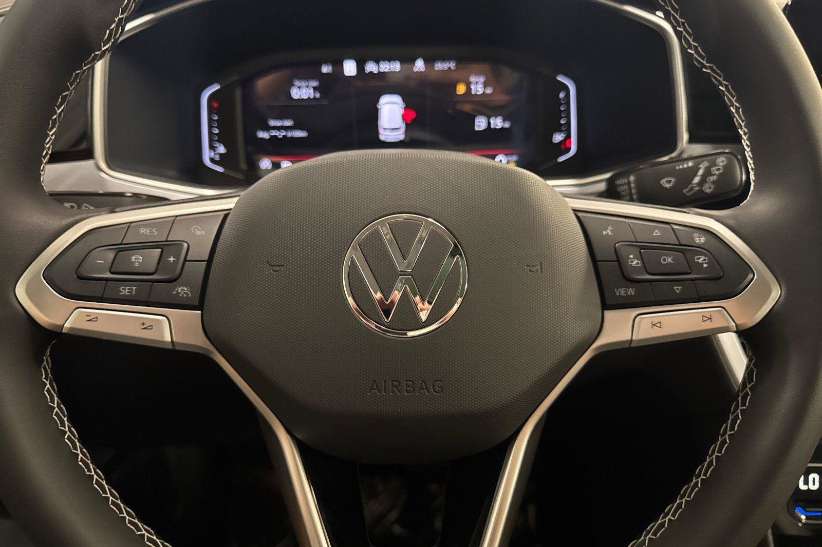 New 2025 Volkswagen Taos SEL image 22