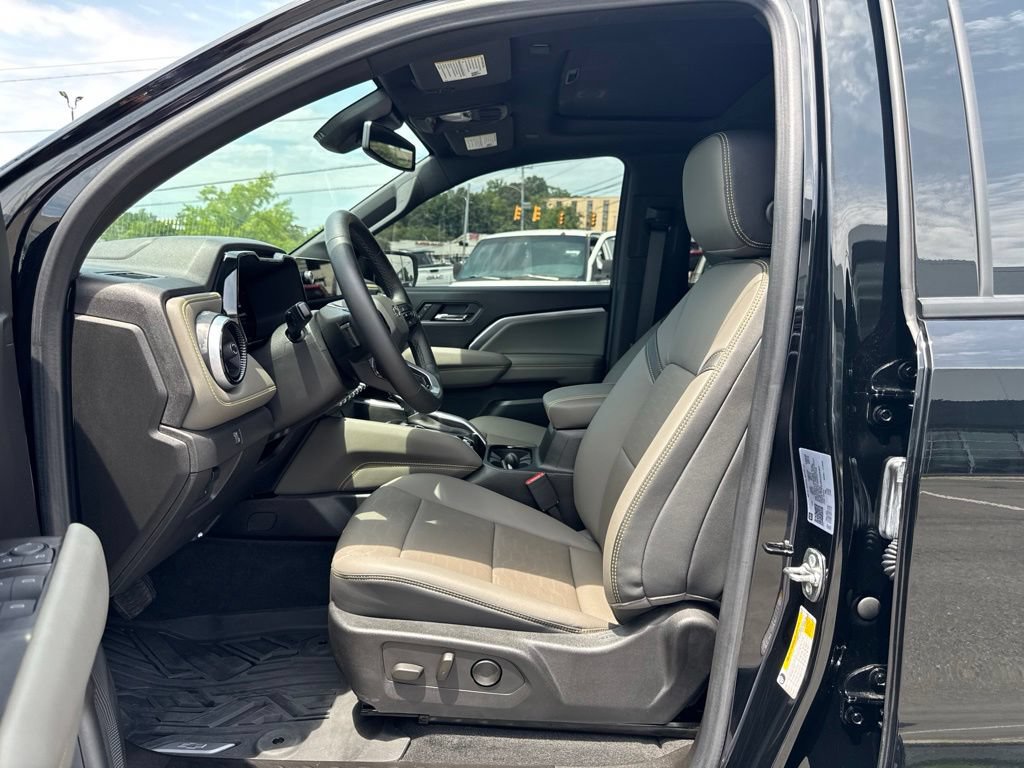 Used 2024 Chevrolet Colorado ZR2 w/ ZR2 Convenience Package III AWD/4WD image 12