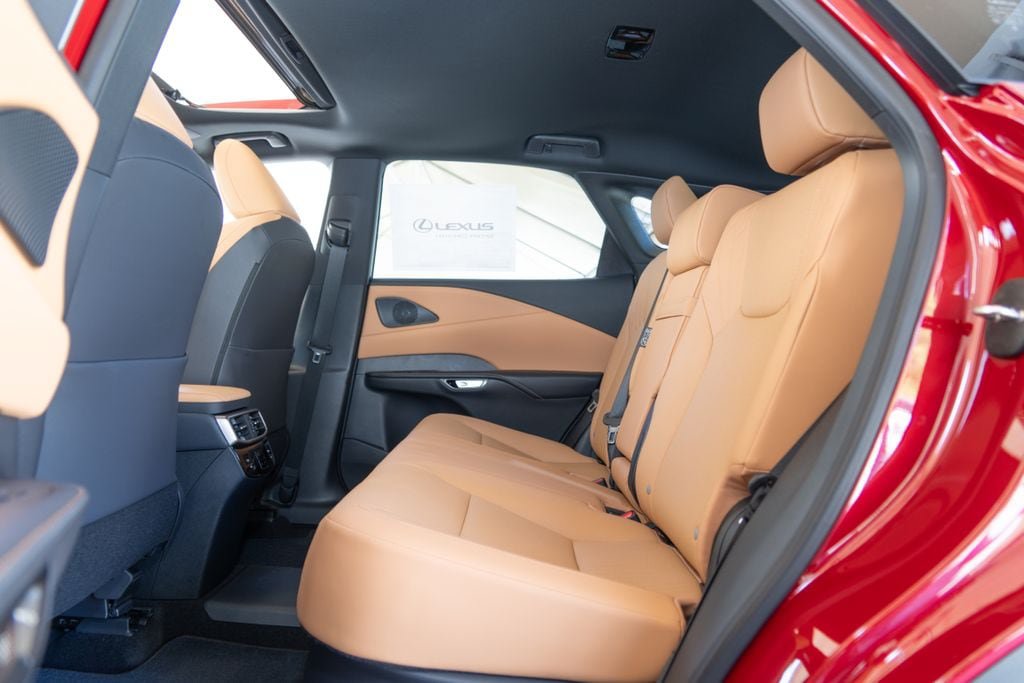 New 2026 Lexus RX 450h AWD w/ Convenience Package image 21