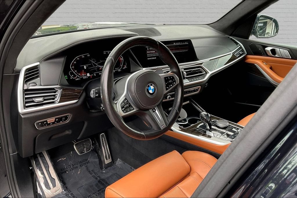 Used 2021 BMW X7 xDrive40i w/ M Sport Package AWD/4WD image 16