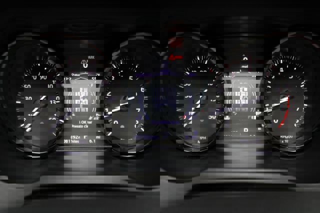 Used 2018 Land Rover Range Rover Evoque SE Premium image 18