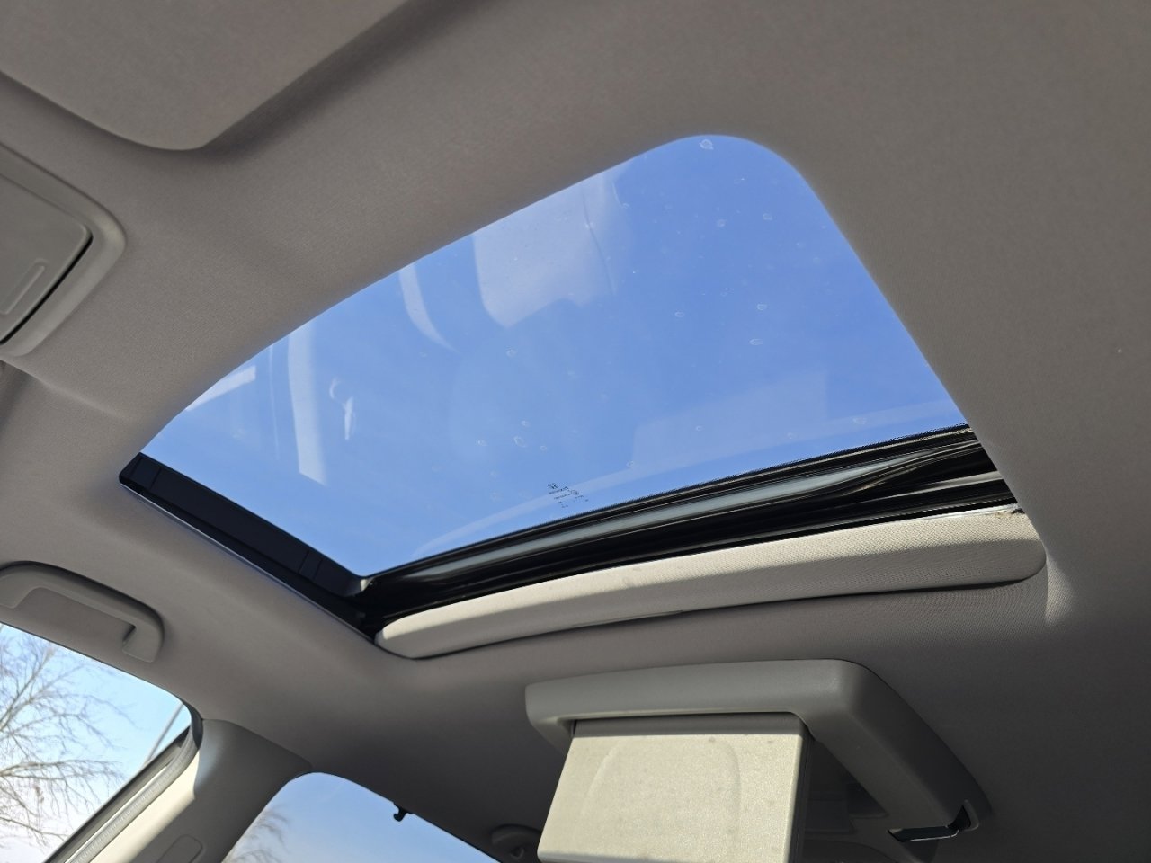 Used 2022 Honda Pilot Touring image 4