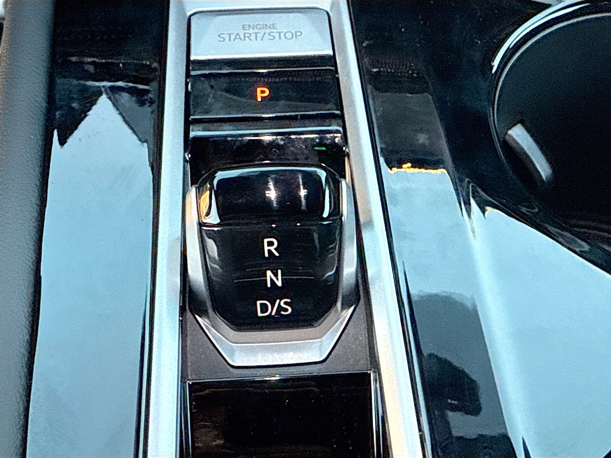 New 2026 Volkswagen Atlas Cross Sport SEL Premium R-Line image 29