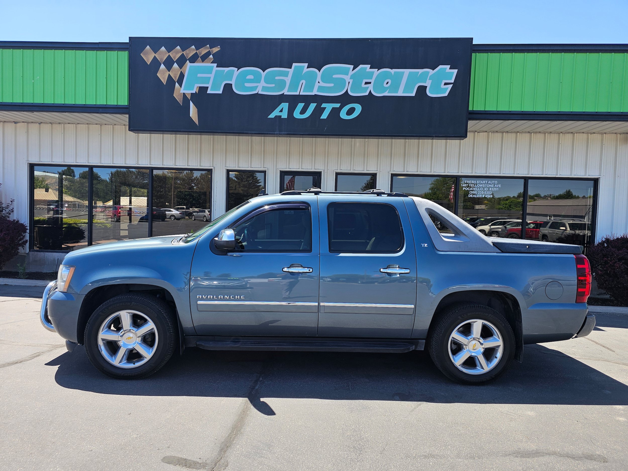 Used 2011 Chevrolet Avalanche LTZ AWD/4WD image 1