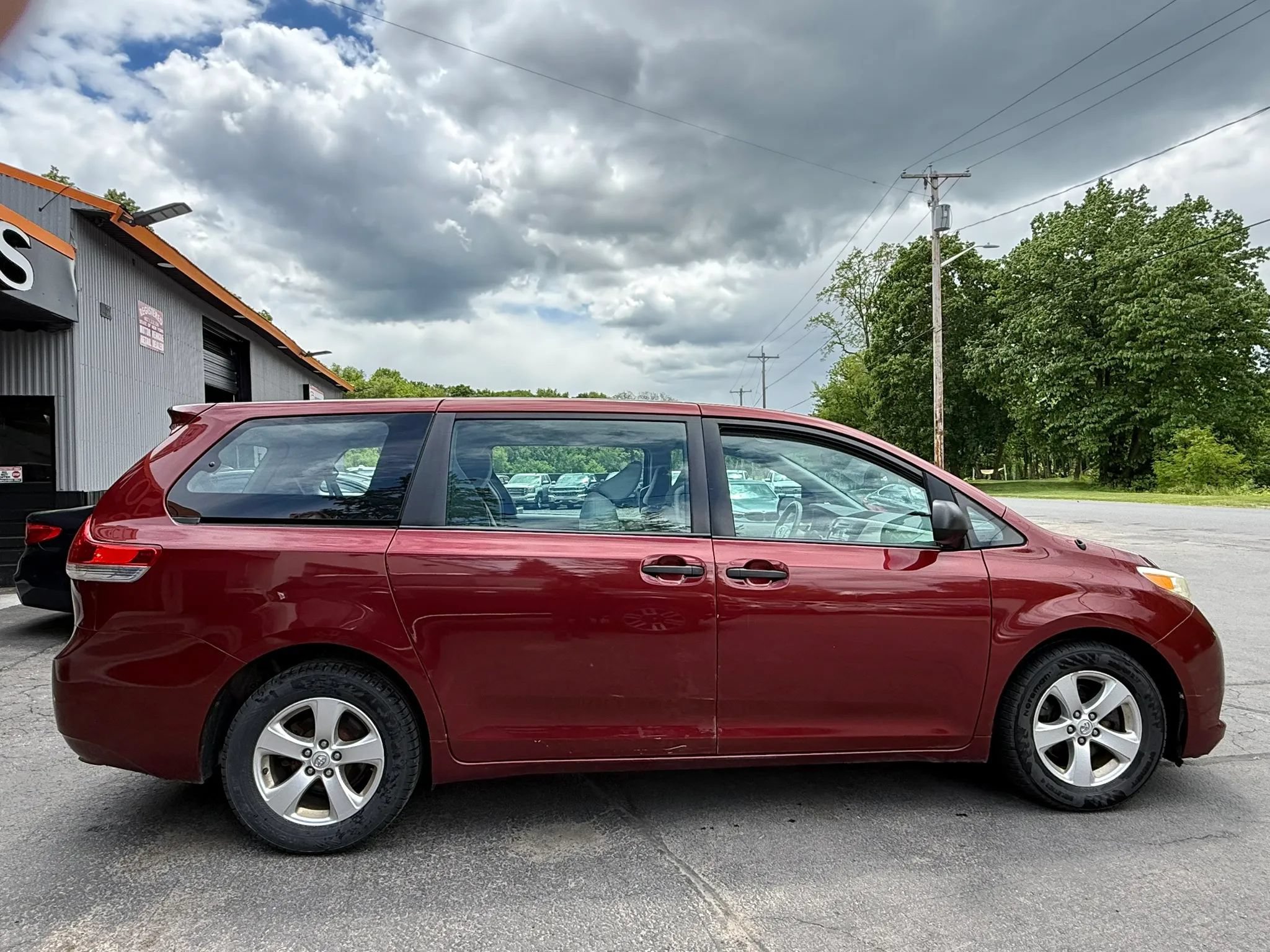 Used 2013 Toyota Sienna L FWD image 6