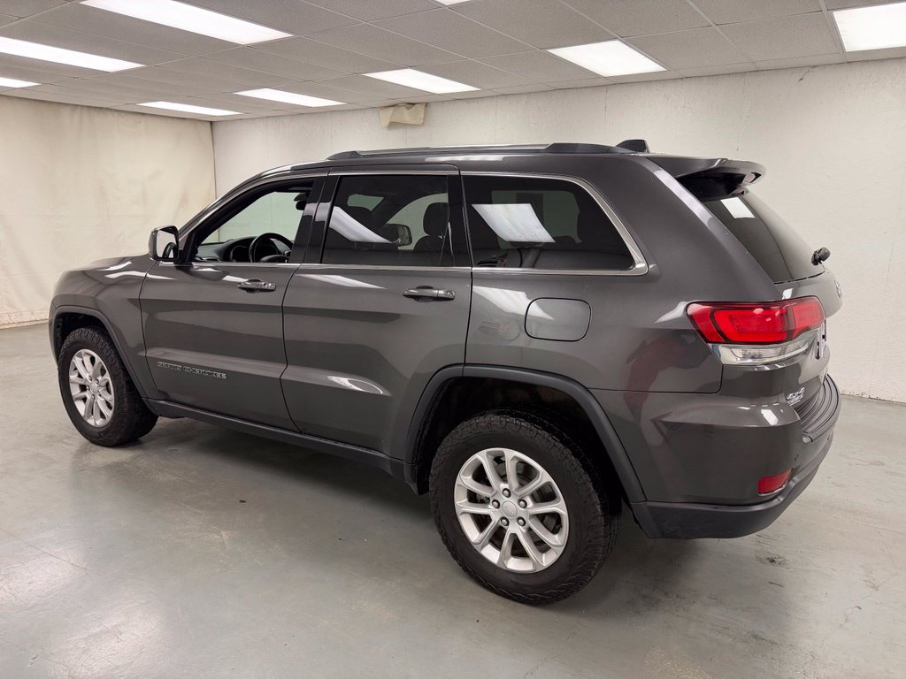 Used 2021 Jeep Grand Cherokee Laredo AWD/4WD image 3