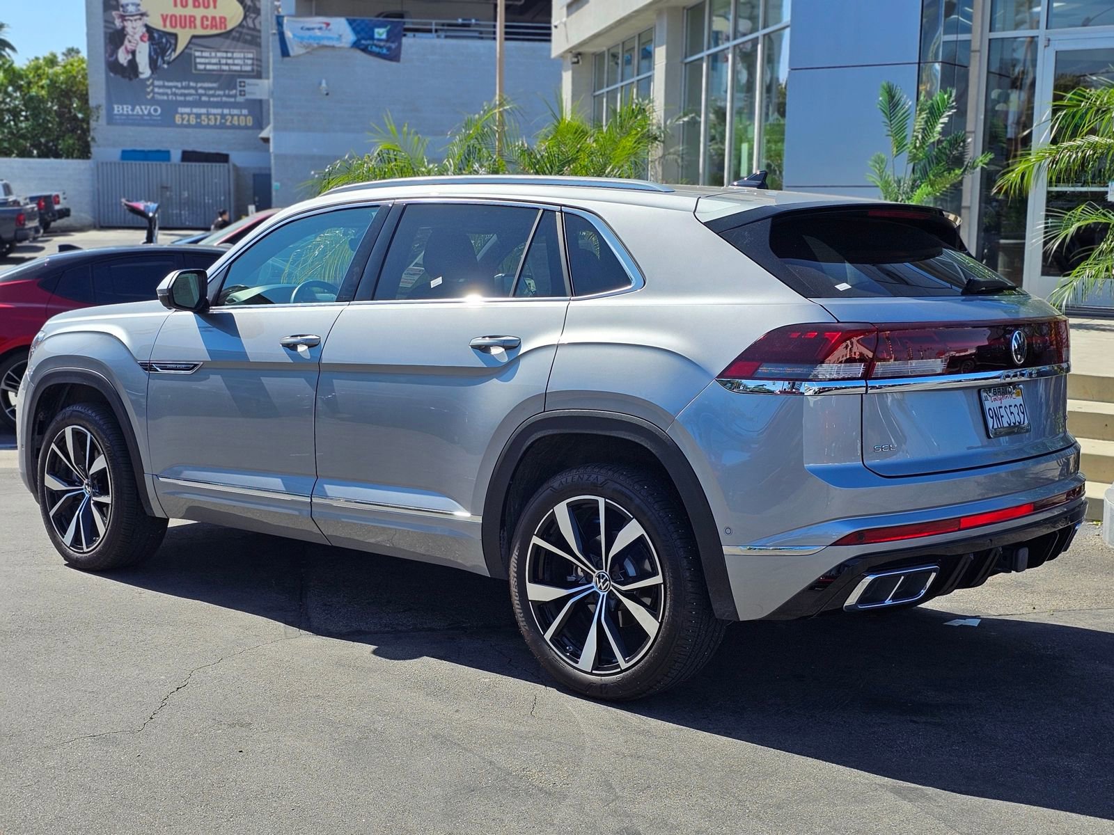 Used 2024 Volkswagen Atlas Cross Sport SEL Premium R-Line image 5