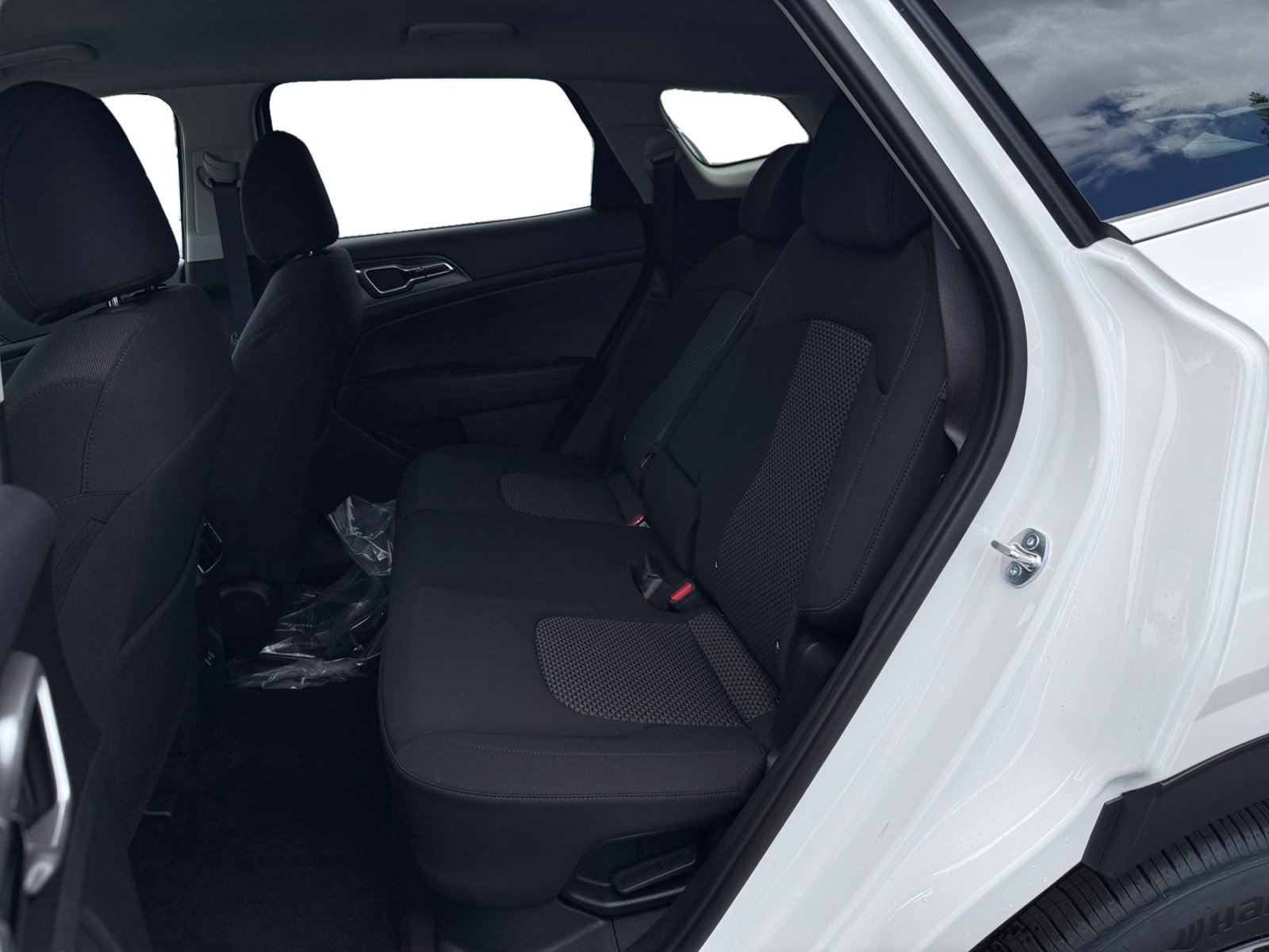 New 2026 Kia Sportage LX FWD image 16