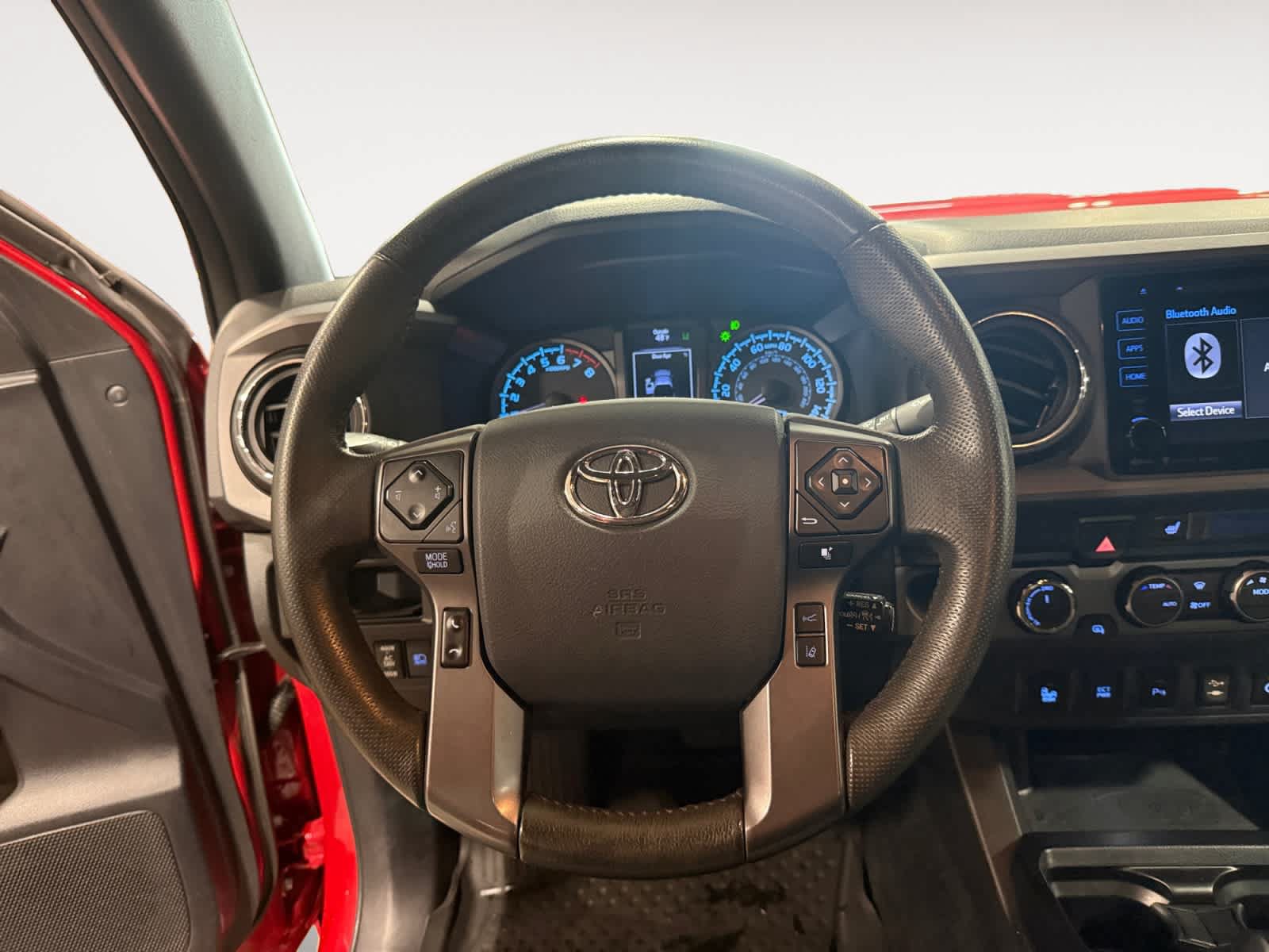 Used 2019 Toyota Tacoma TRD Sport w/ Technology Package AWD/4WD image 13