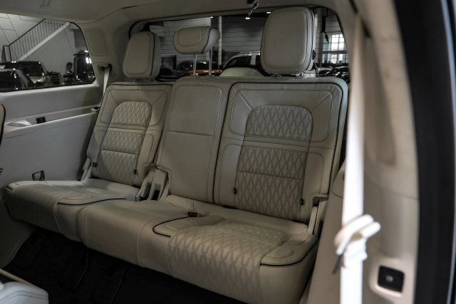 Used 2020 Lincoln Navigator Black Label w/ Cargo Convenience Package AWD/4WD image 37