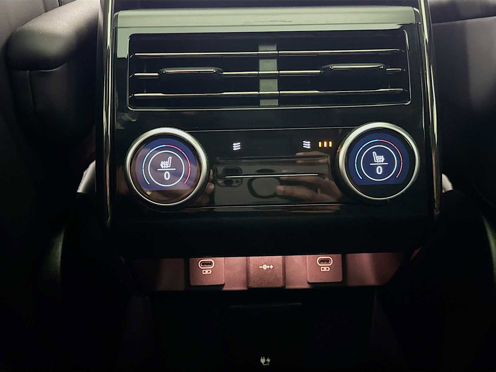 Used 2025 Land Rover Range Rover Sport SE image 25